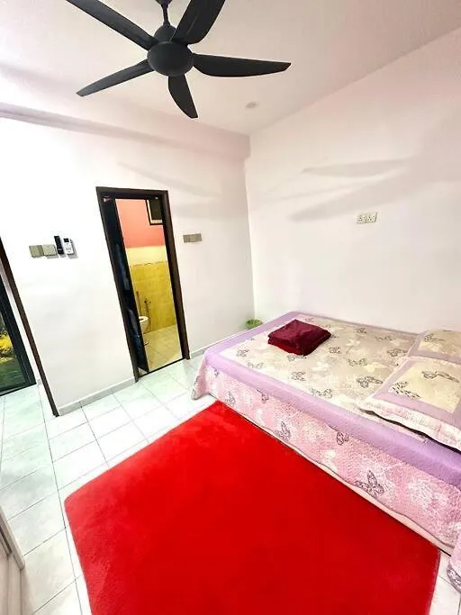 D.B Homestay Bayan Lepas Apartment